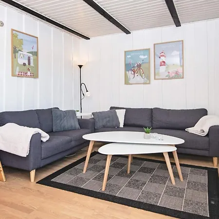 4 Person In Hemmet-by Traum Hemmet