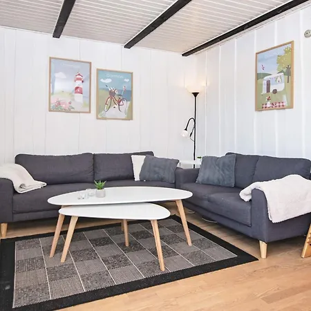 4 Person In Hemmet-by Traum Hemmet